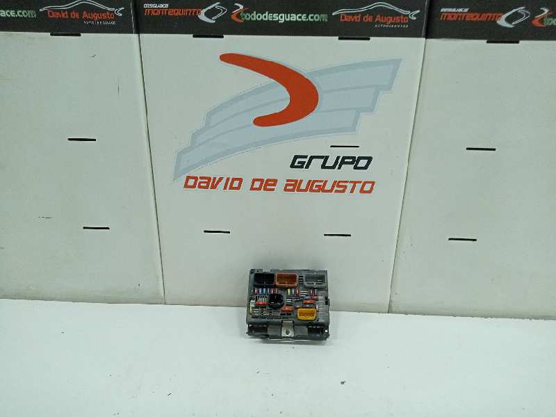 Caja reles / fusibles citroen c4 picasso ii 