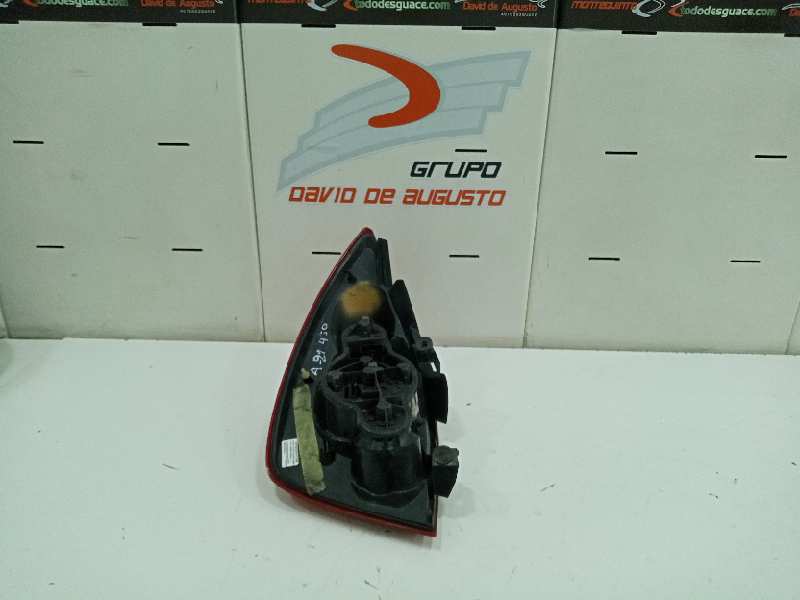 Piloto trasero derecho nissan primera hatchback 1.9 dci