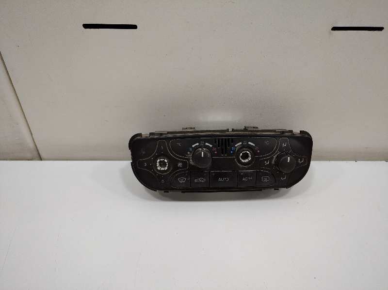 Mando calefaccion /  aire acondicionado c 220 cdi (203.706)