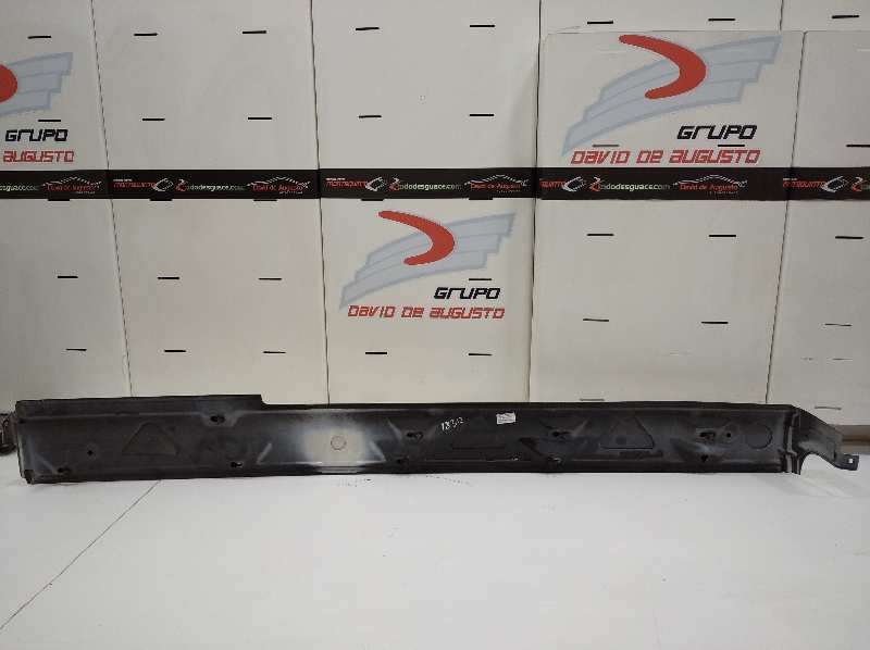 Estribo delantero derecho 2.5 tdi