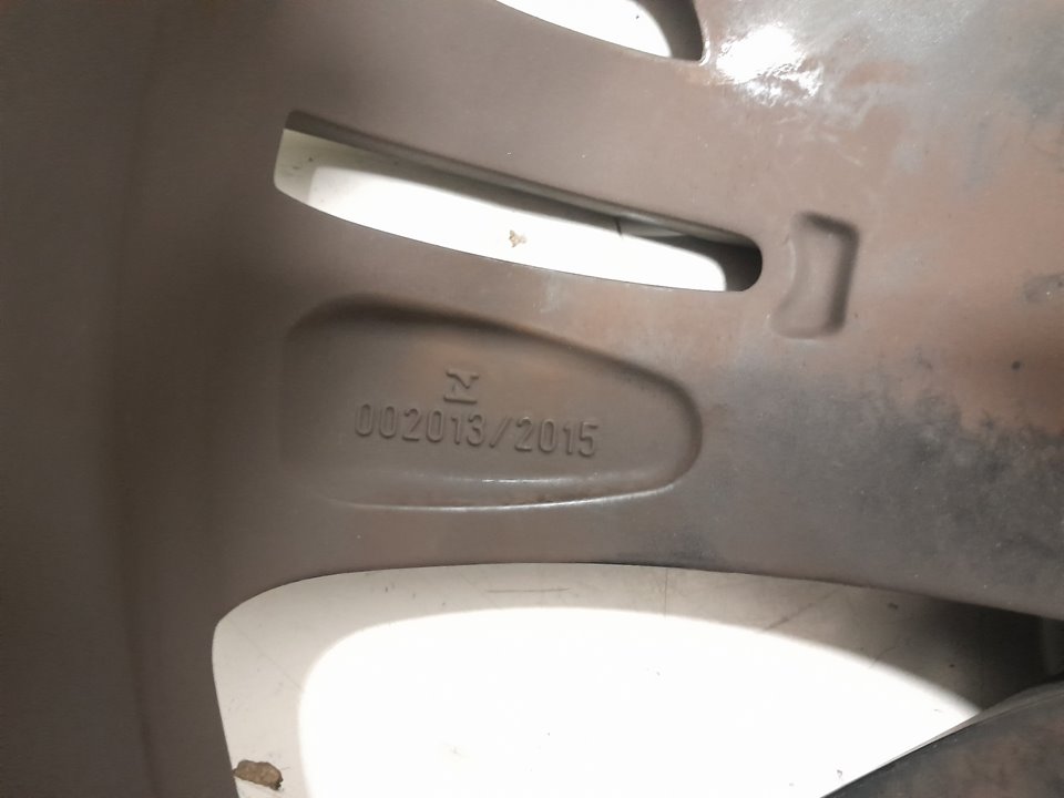 Llanta peugeot 3008 limusina 1.2