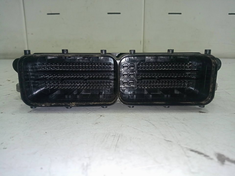 Centralita motor uce audi q3 (8ug) attraction     