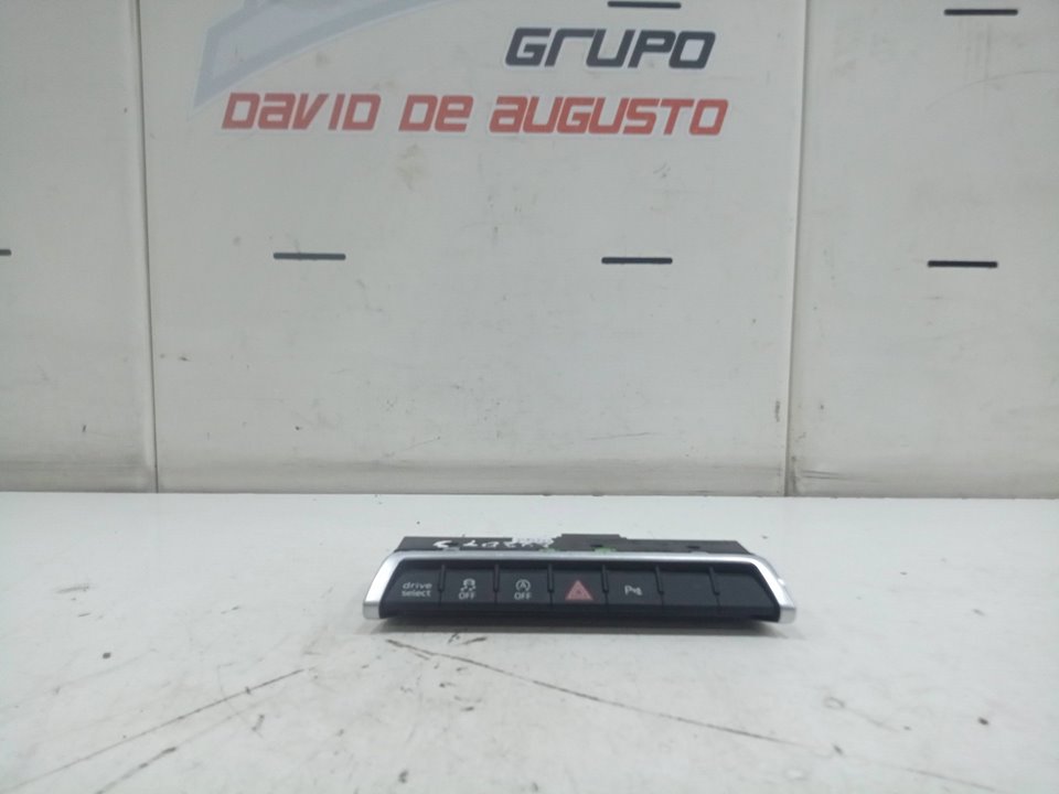 Warning audi q3 (8ug) attraction     