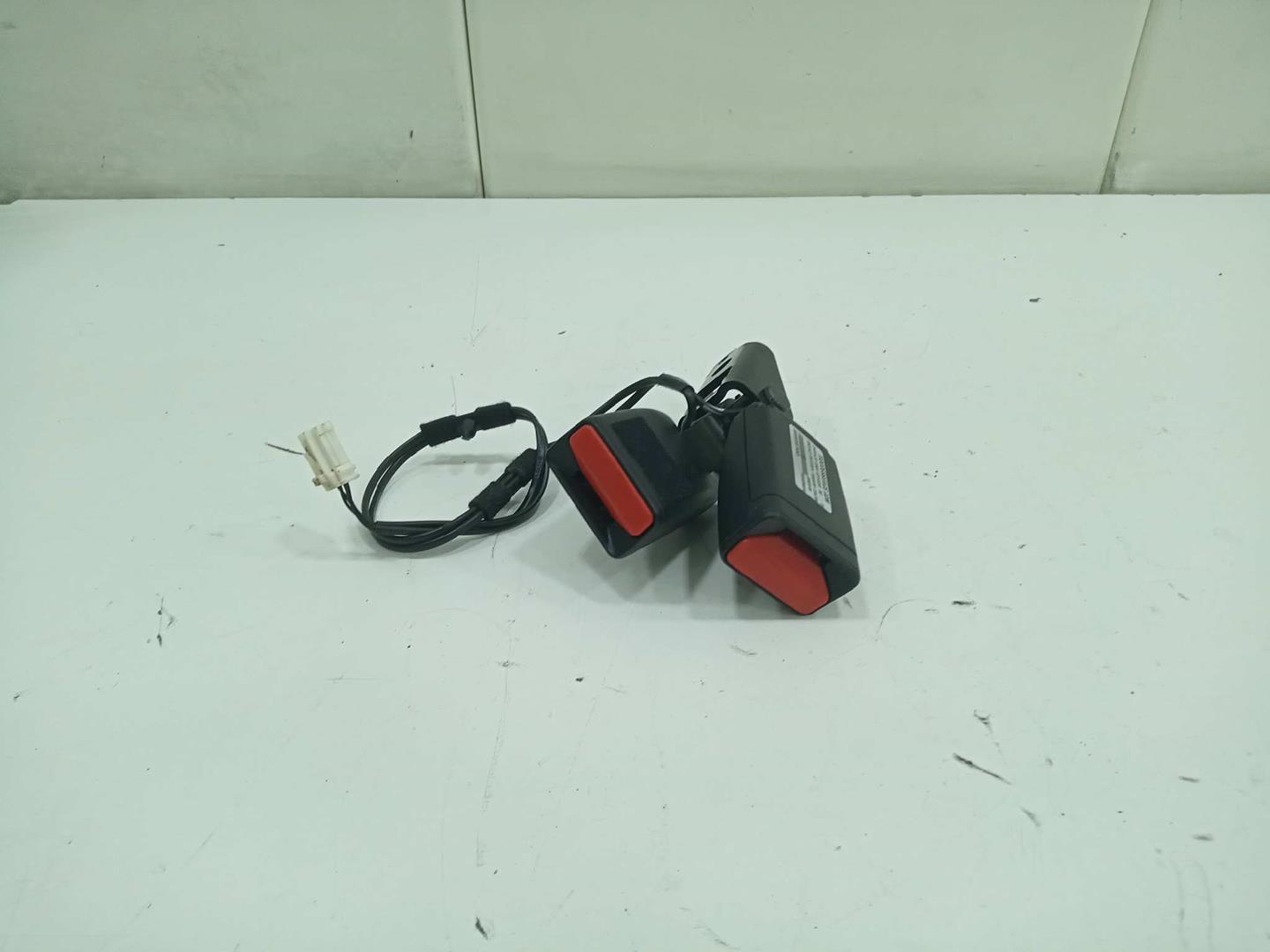 Anclaje cinturon trasero central chrysler gran voyager  rg    