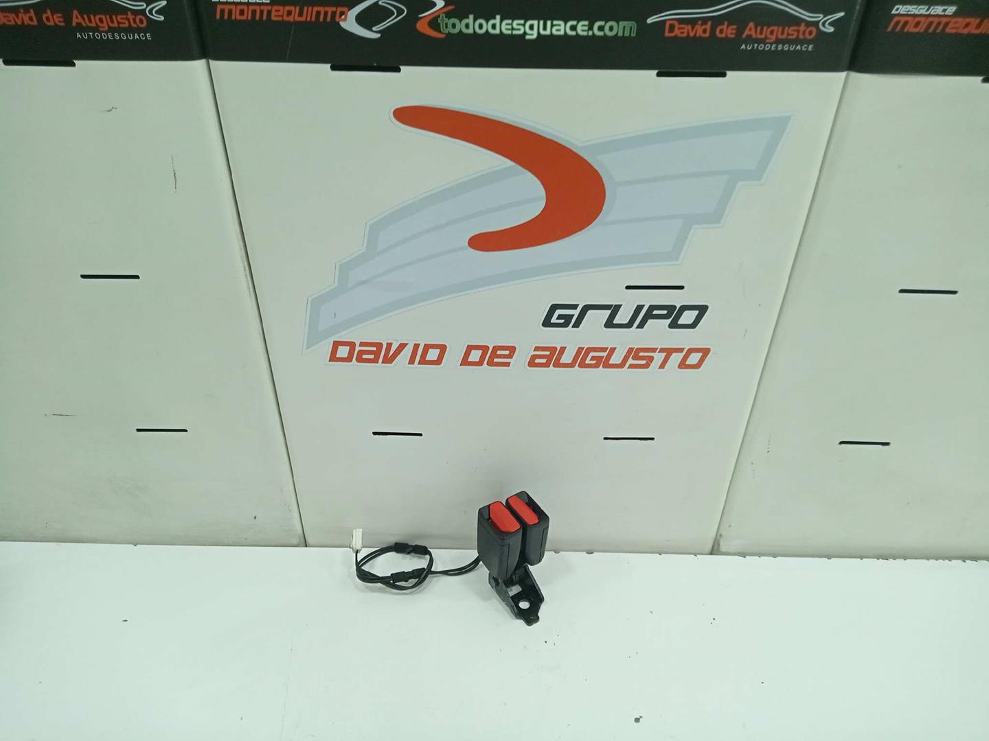 Anclaje cinturon trasero central chrysler gran voyager  rg    