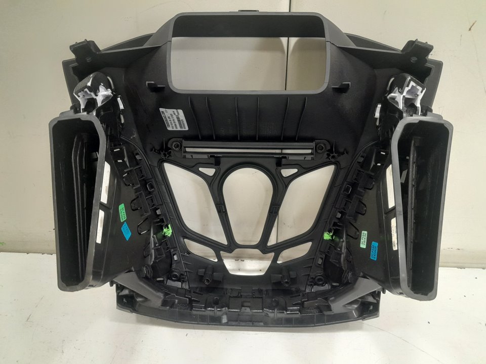 Carcasa central de radio ford focus iii 