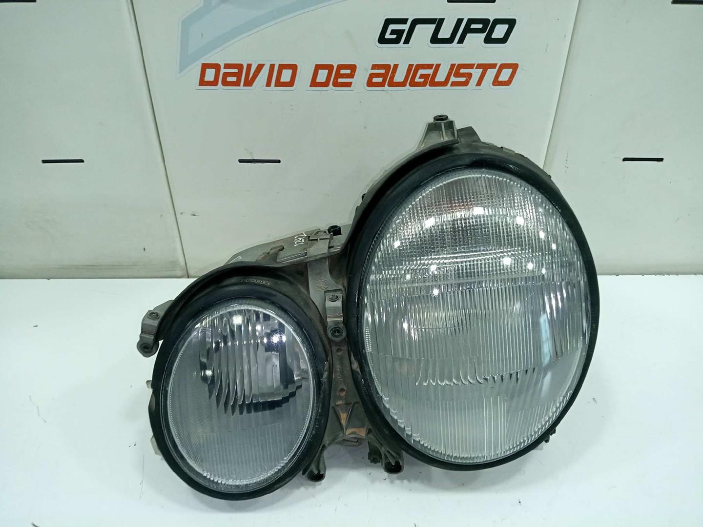 Faro izquierdo mercedes-benz clase e e 240 (210.061)