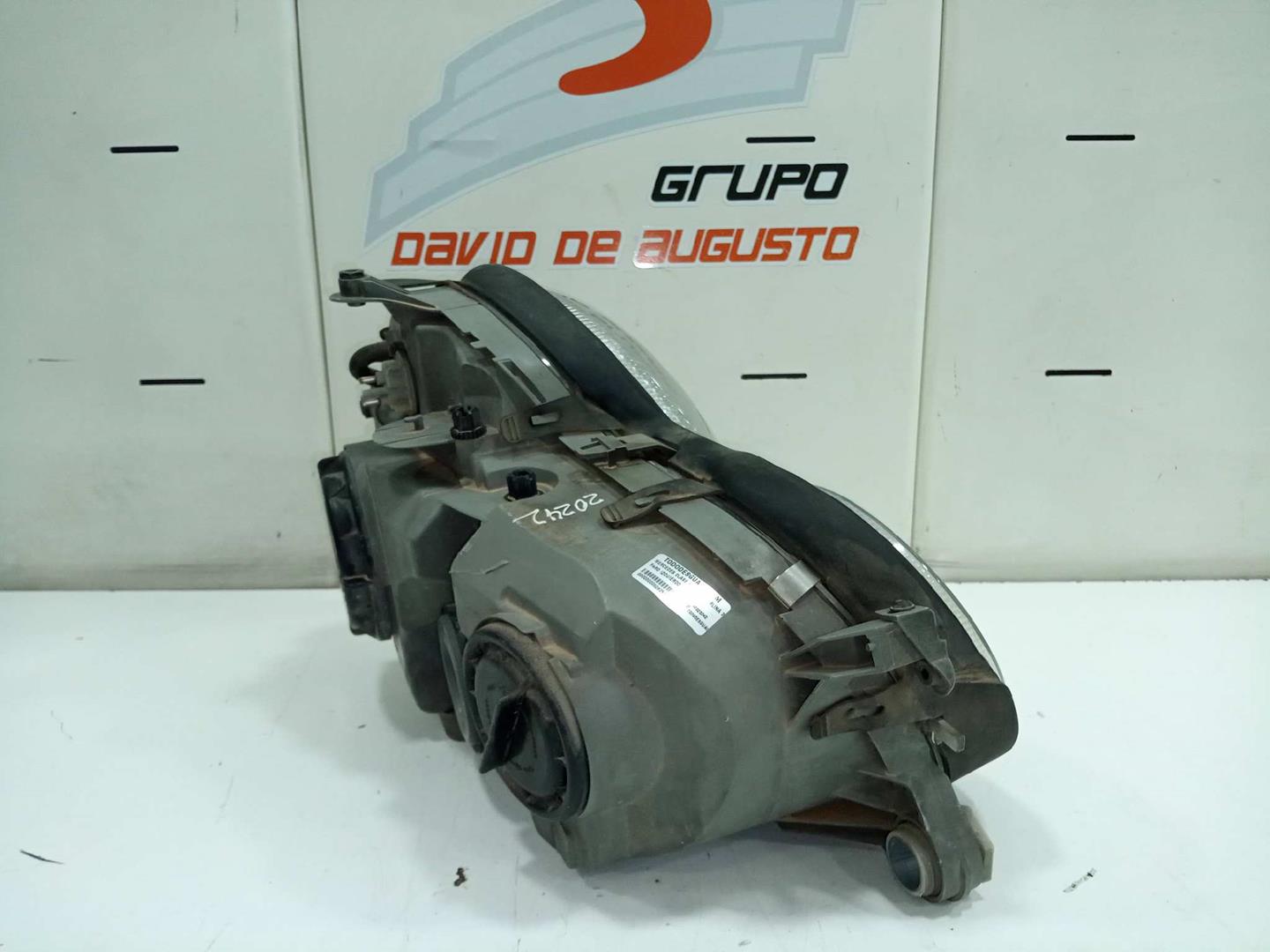 Faro izquierdo mercedes-benz clase e e 240 (210.061)