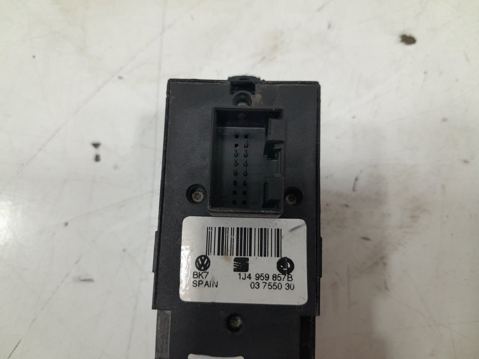 Mando elevalunas delantero izquierdo volkswagen golf iv 1.9 tdi