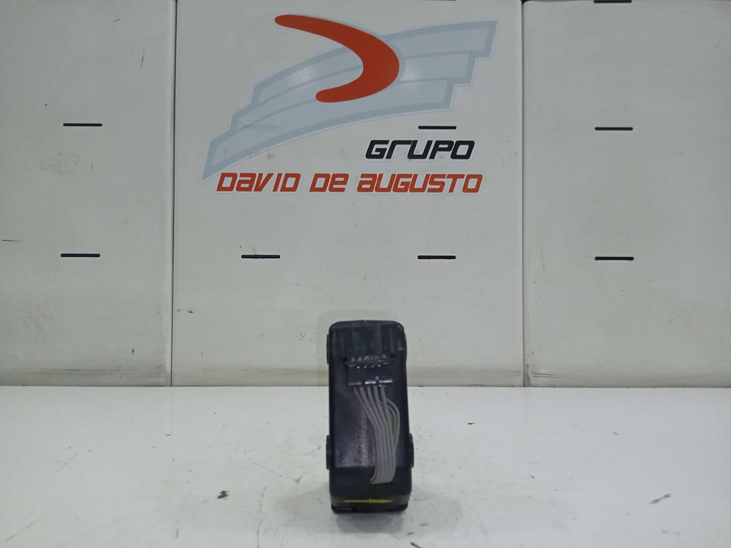 Amplificador de sonido derecha volkswagen golf v berlina (1k1