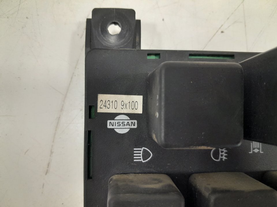 Caja reles / fusibles nissan atleon.110 110.56     