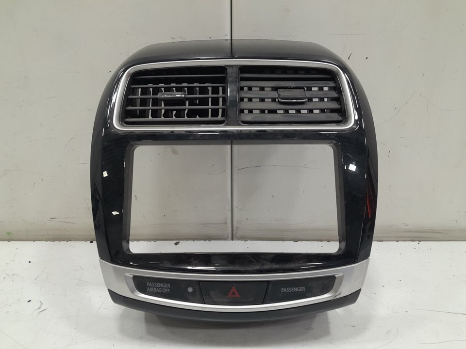Carcasa central de radio mitsubishi asx (ga0w) challeng