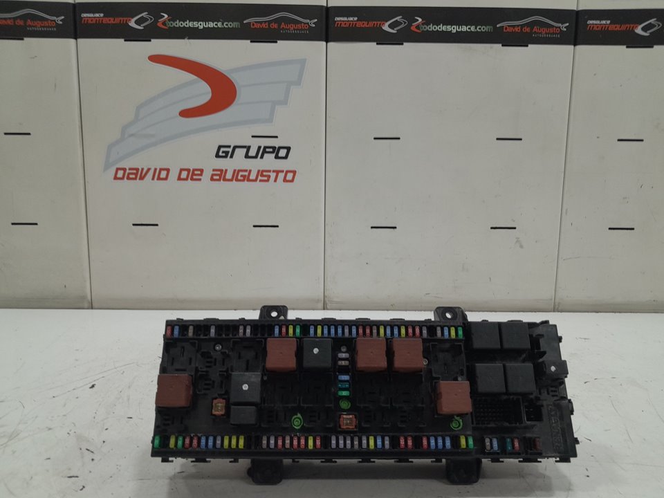 Caja reles / fusibles renault t 460 dti 11 460 euro 