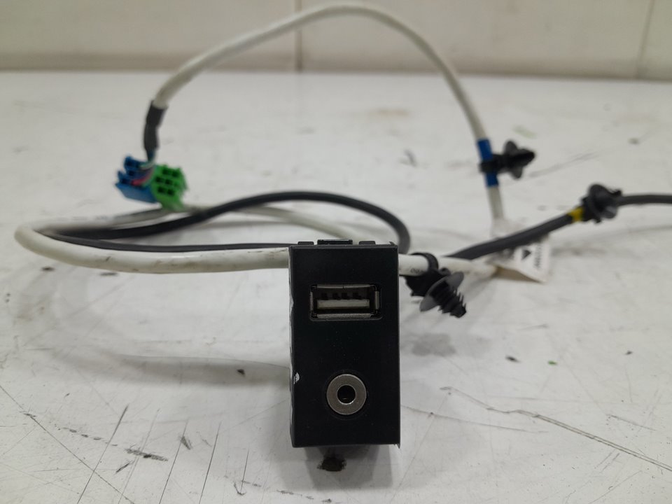 Puerto usb auxiliar renault t 460 dti 11 460 euro 