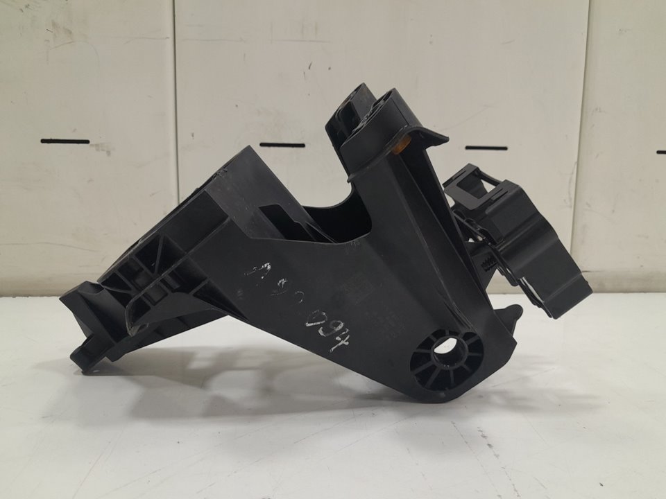 Soporte audi q3 (8ug) attraction     