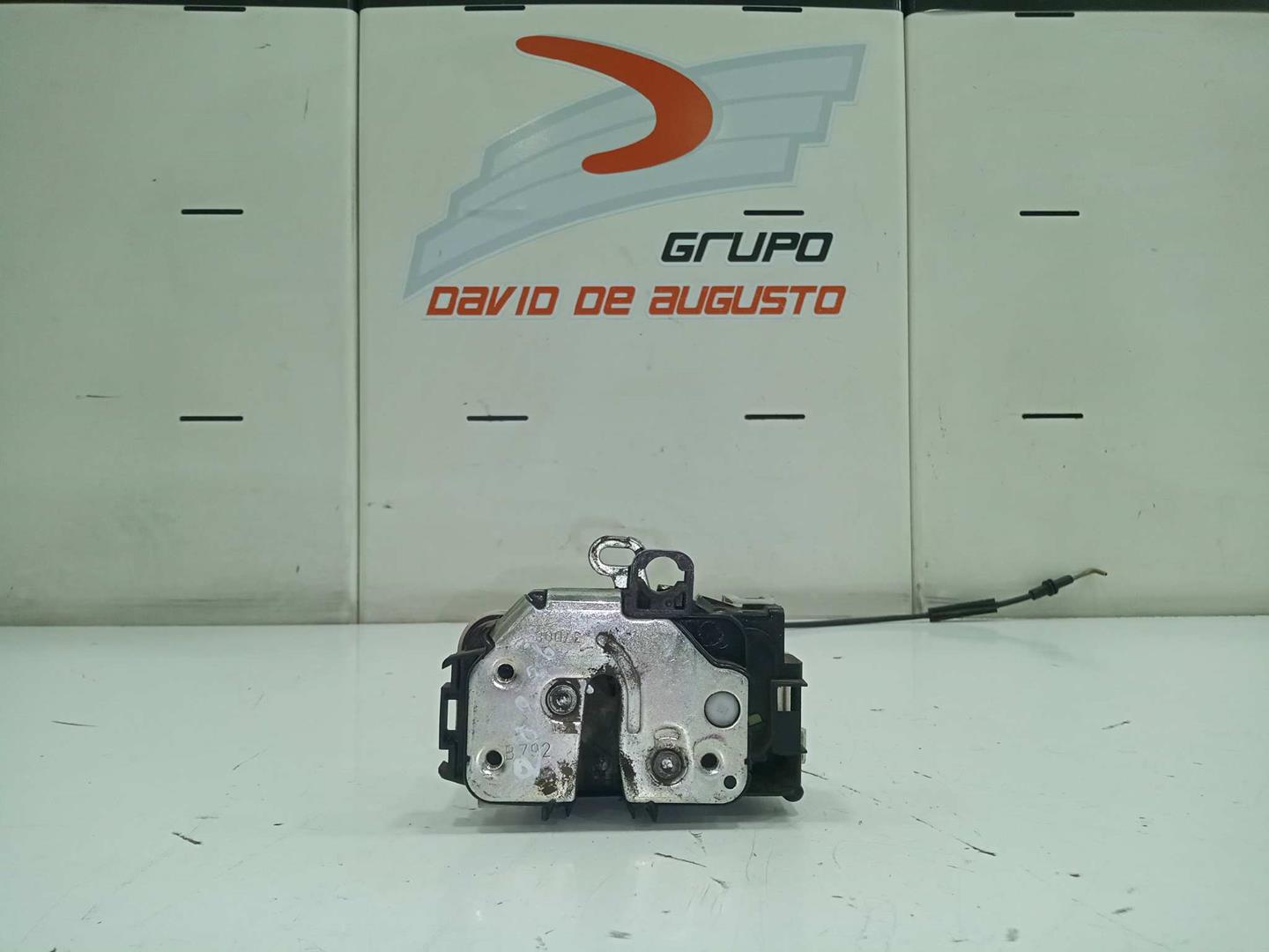 Cerradura puerta delantera derecha fiat 500 (312) lounge        