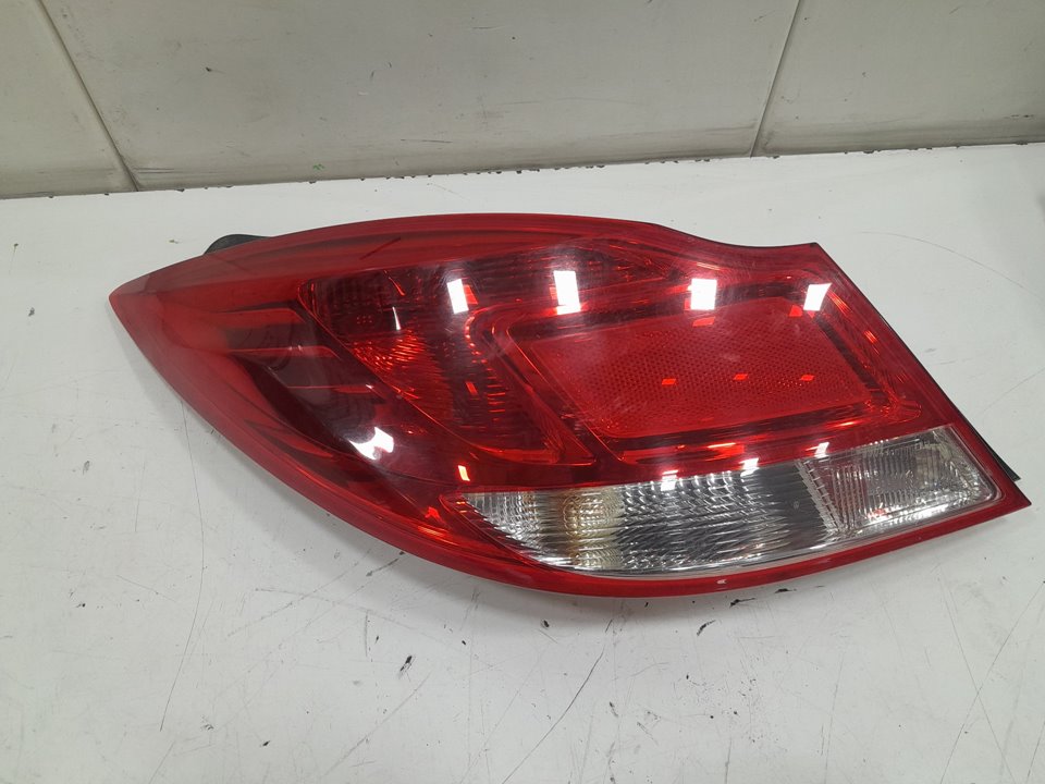 Piloto trasero izquierdo opel insignia a 2.0 cdti (68)
