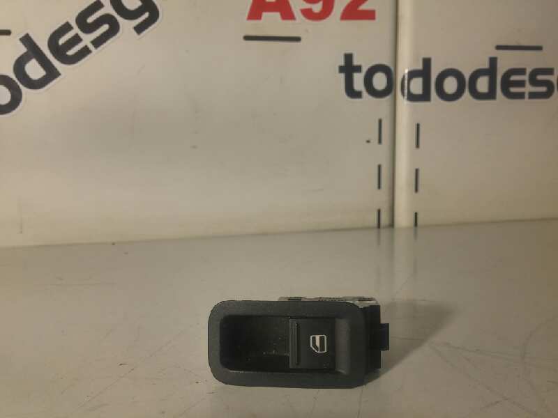 Mando elevalunas trasero derecho volkswagen polo 1.4 (6r1)