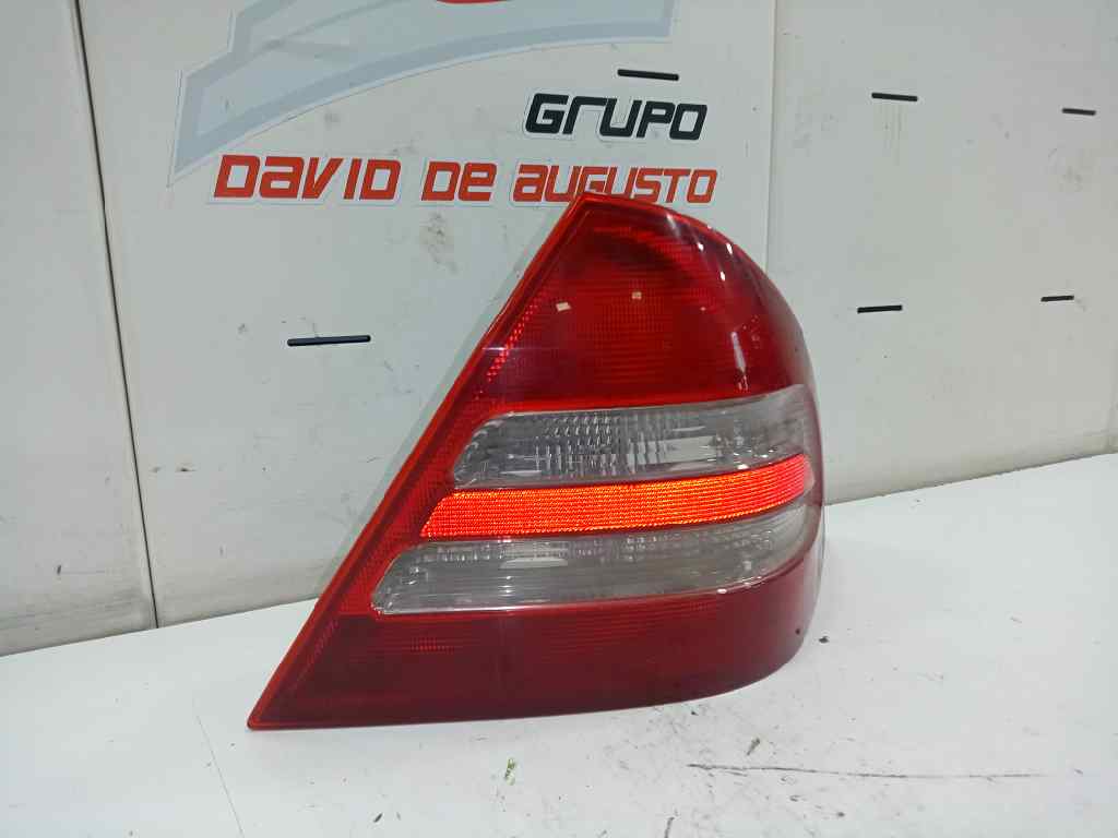 Piloto trasero derecho mercedes-benz clase c c 200 kompressor (203.045)