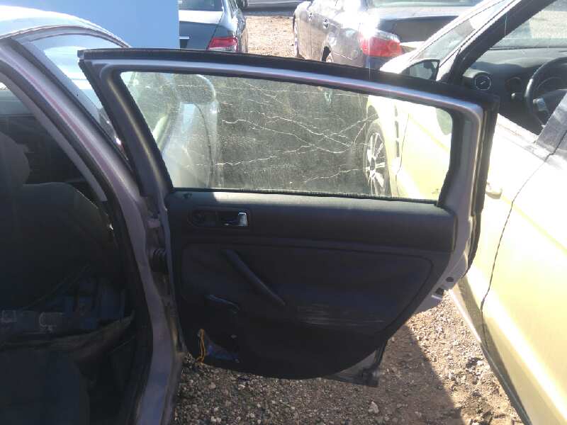 Puerta trasera derecha volkswagen passat berlina (3b3