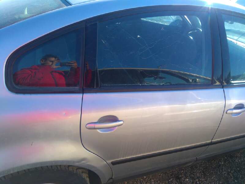 Puerta trasera derecha volkswagen passat berlina (3b3