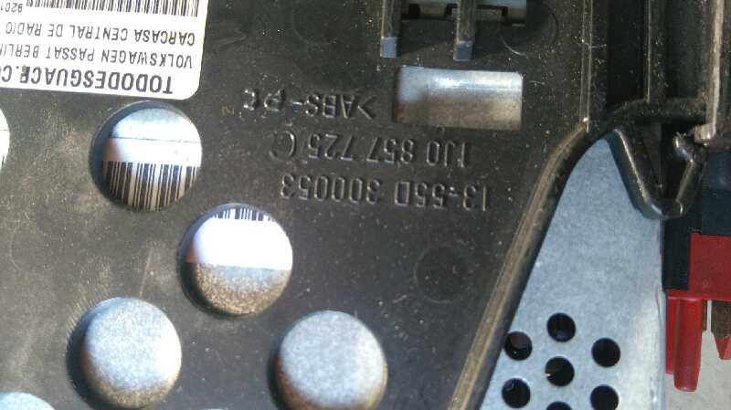 Carcasa central de radio y clima volkswagen passat berlina (3b3