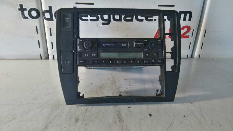 Carcasa central de radio y clima volkswagen passat berlina (3b3