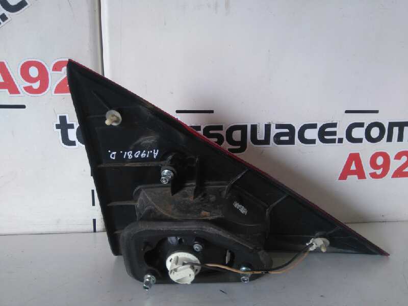 Piloto interior trasero derecho ssangyong rodius 2.7 xdi