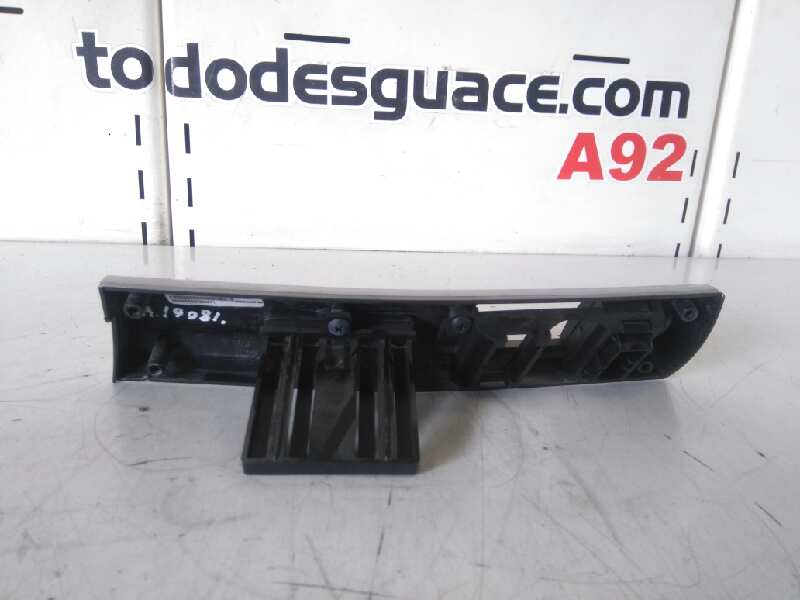 Moldura ssangyong rodius 2.7 xdi