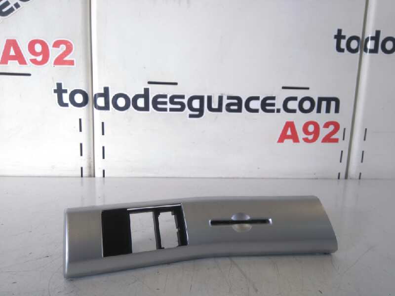 Moldura ssangyong rodius 2.7 xdi