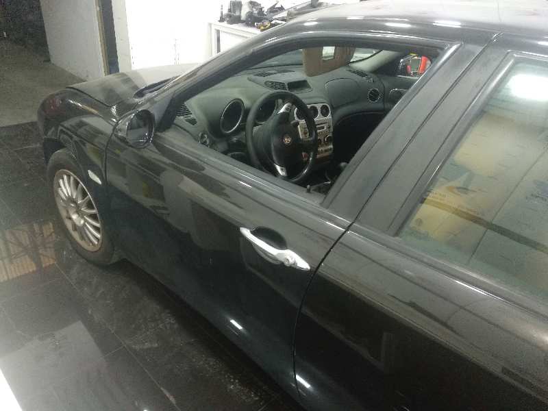 Puerta delantera izquierda alfa romeo 156 1.9 jtd (932.a2b00 932.a2c00)