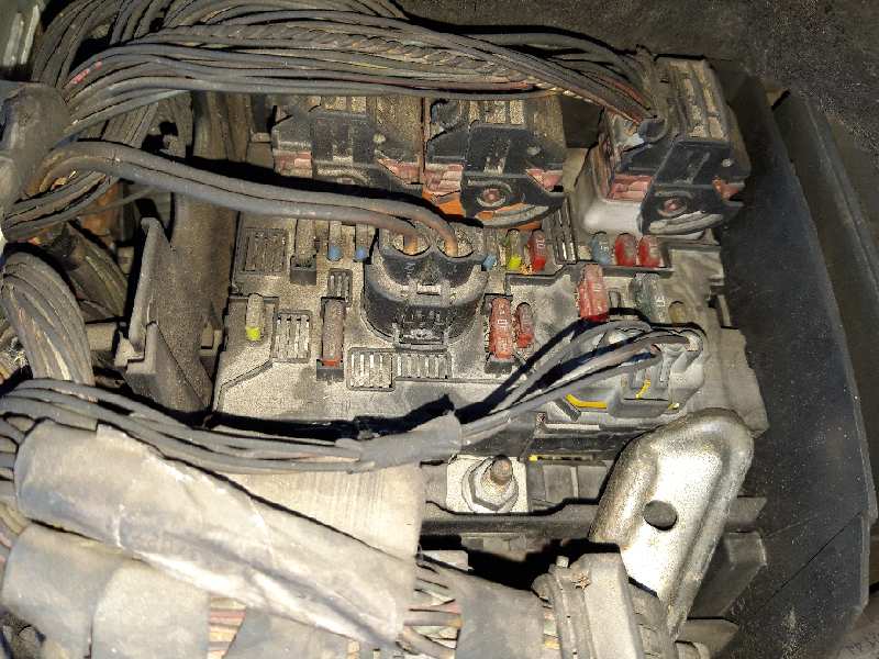 Caja reles / fusibles citroen c4 grand picasso i 1.6 hdi