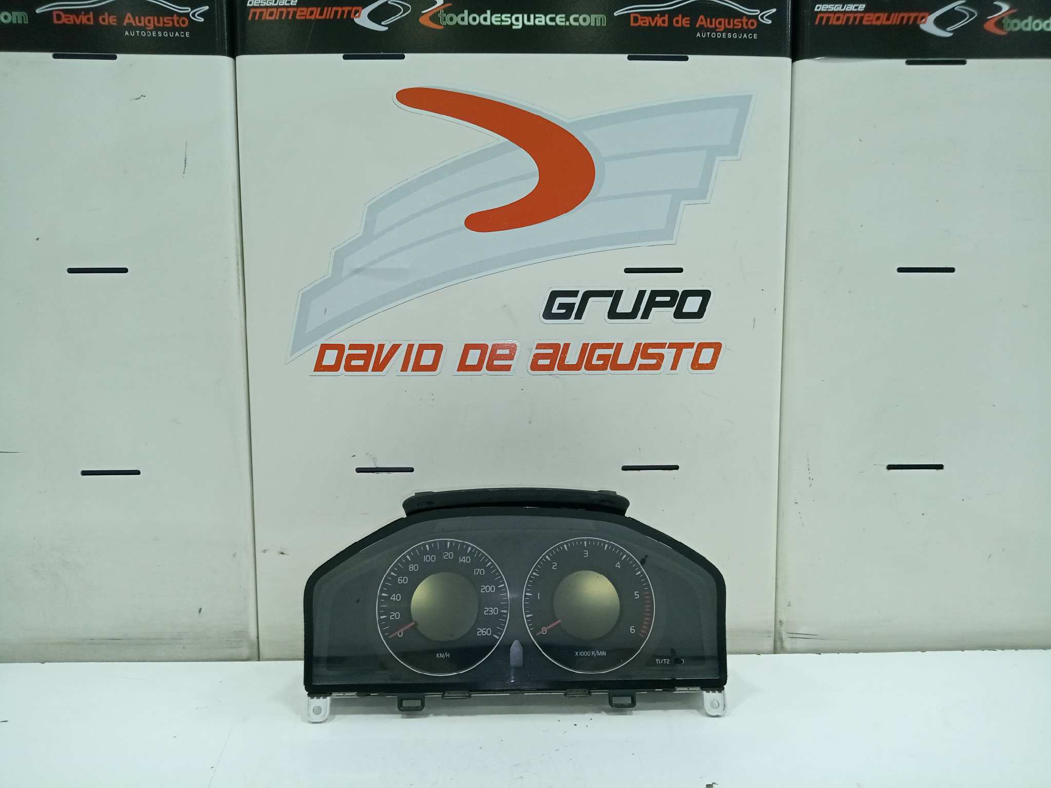 Cuadro instrumentos volvo v70 ii 2.4 d5