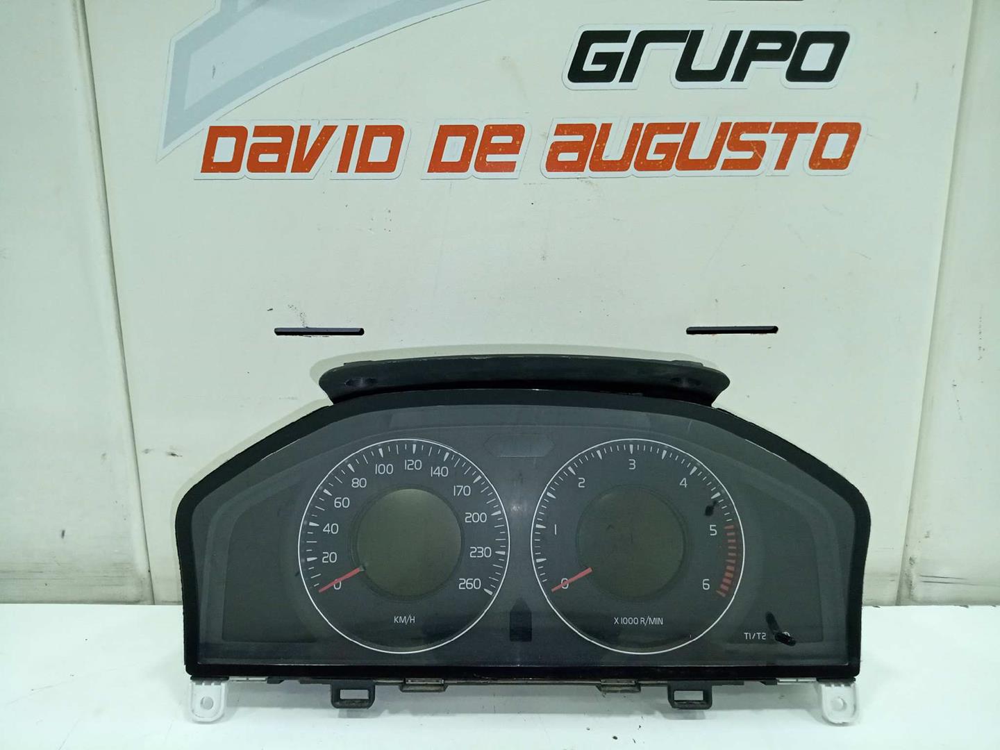Cuadro instrumentos volvo v70 ii 2.4 d5
