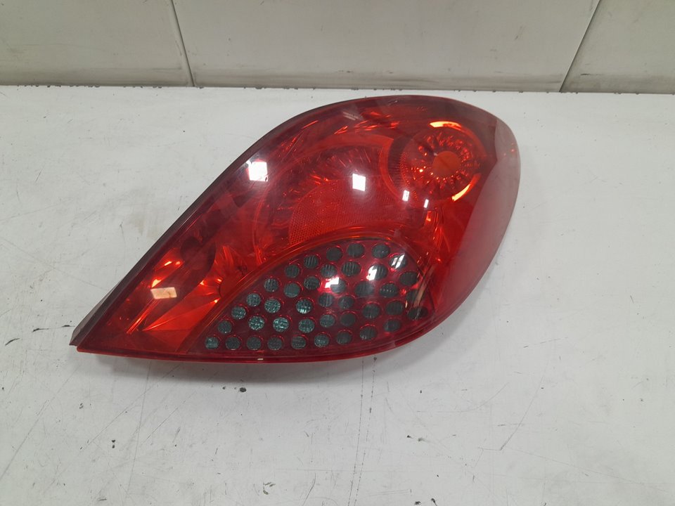 Piloto trasero derecho peugeot 207 1.4 hdi