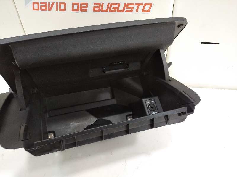 Guantera audi a1 sportback 1.6 tdi