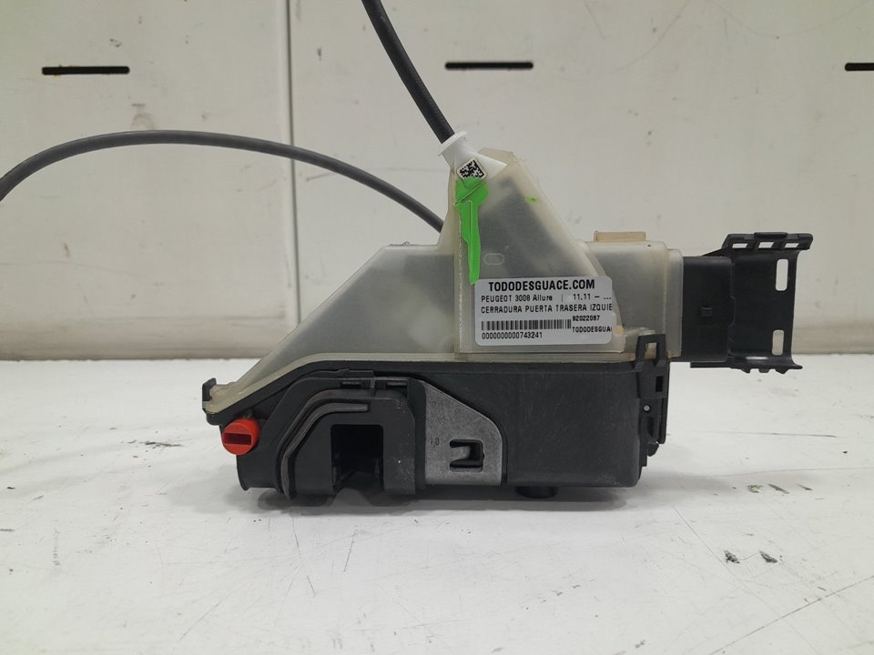 Cerradura puerta trasera izquierda peugeot 3008 limusina 1.2