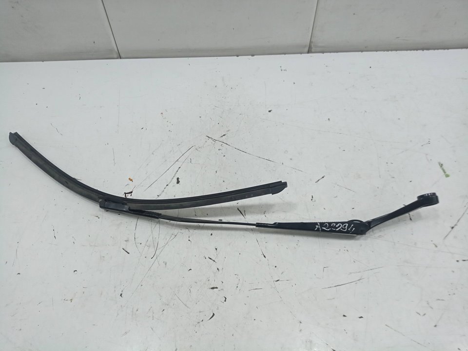 Brazo limpia delantero izquierdo audi q3 (8ug) attraction     