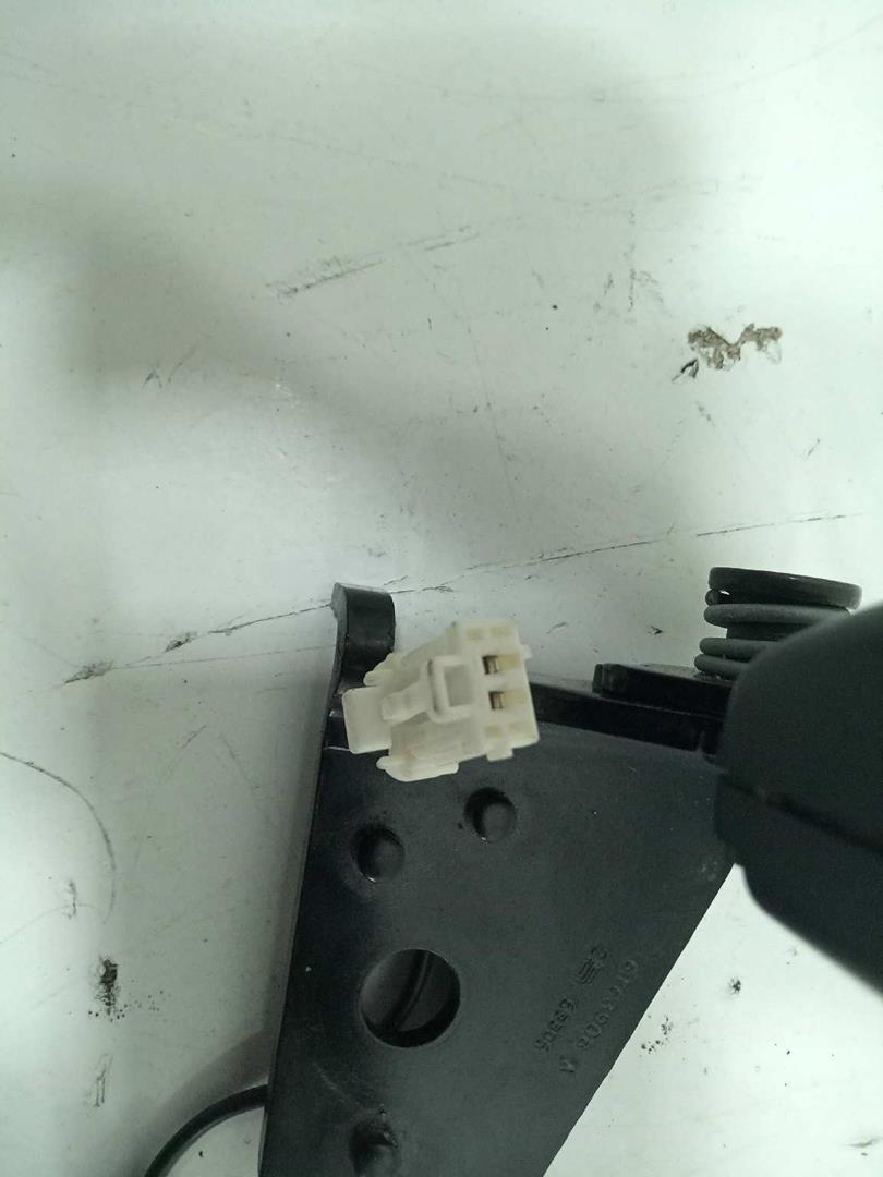 Anclaje cinturon trasero derecho chrysler gran voyager  rg    