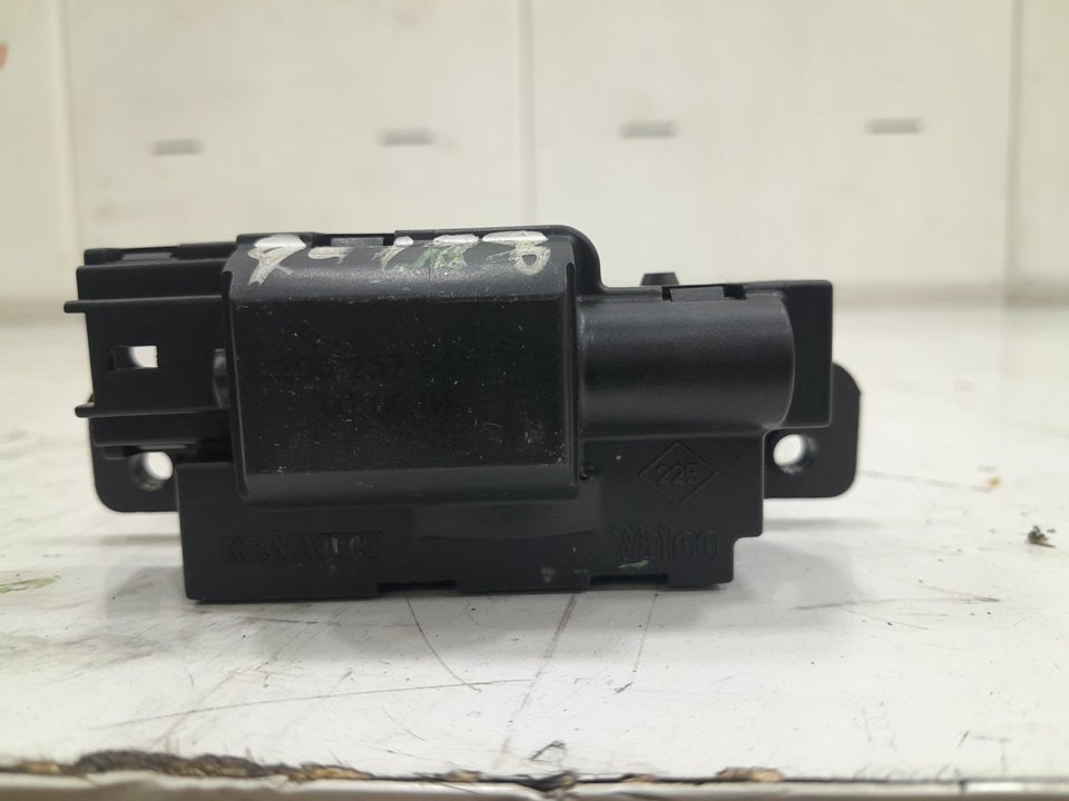 Cerradura maletero / porton renault laguna i 