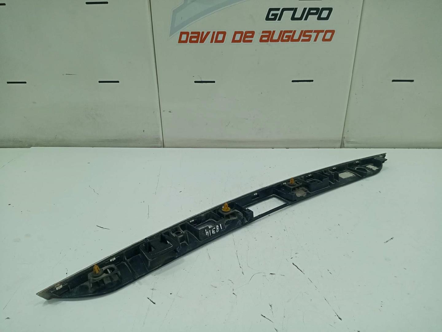 Embellecedor porton trasero mercedes-benz clase c c 300 cdi 4matic (204.092)