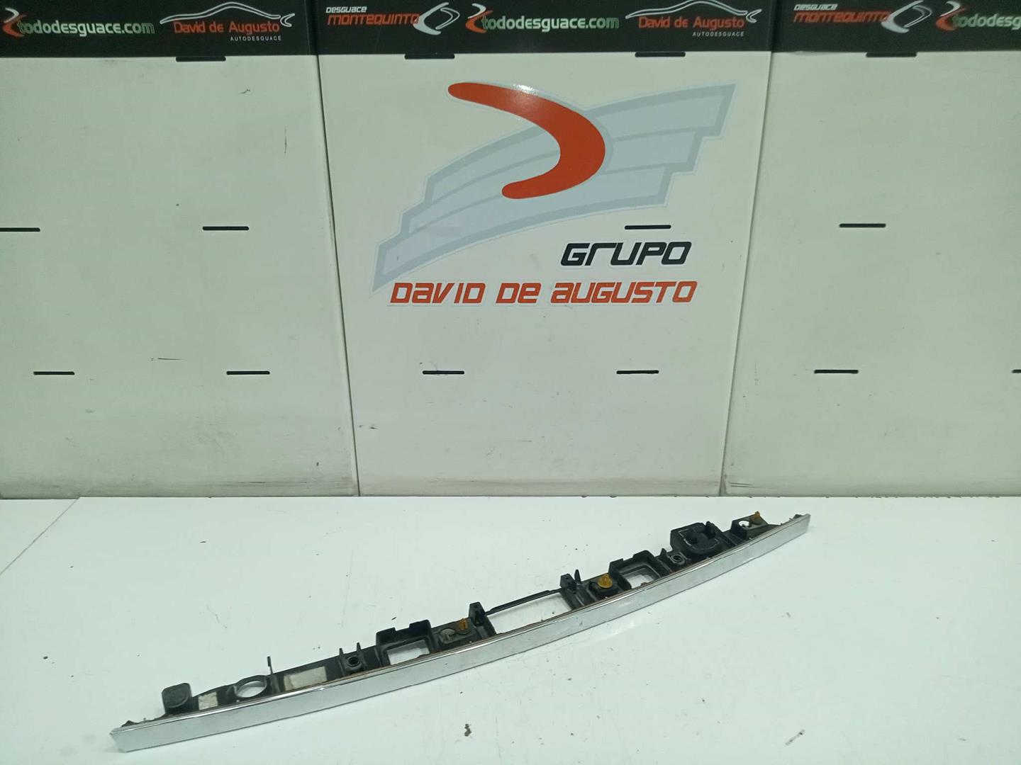 Embellecedor porton trasero mercedes-benz clase c c 300 cdi 4matic (204.092)