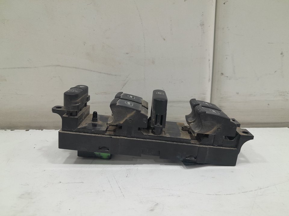 Mando elevalunas delantero izquierdo volkswagen golf iv 