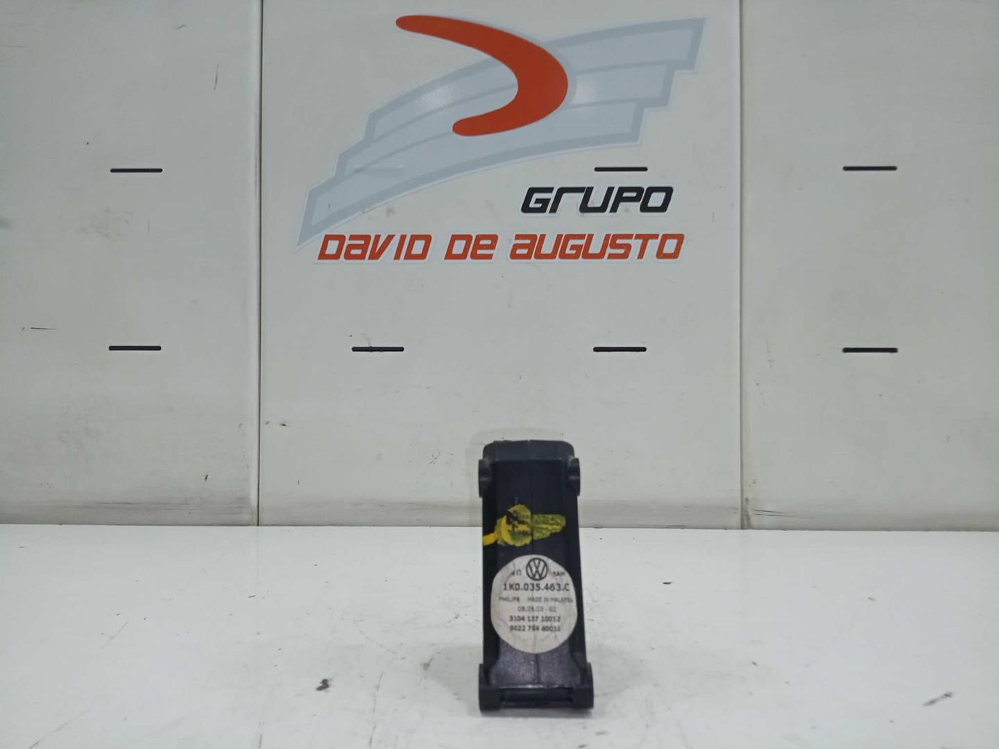 Amplificador de soido izqierda volkswagen golf v berlina (1k1