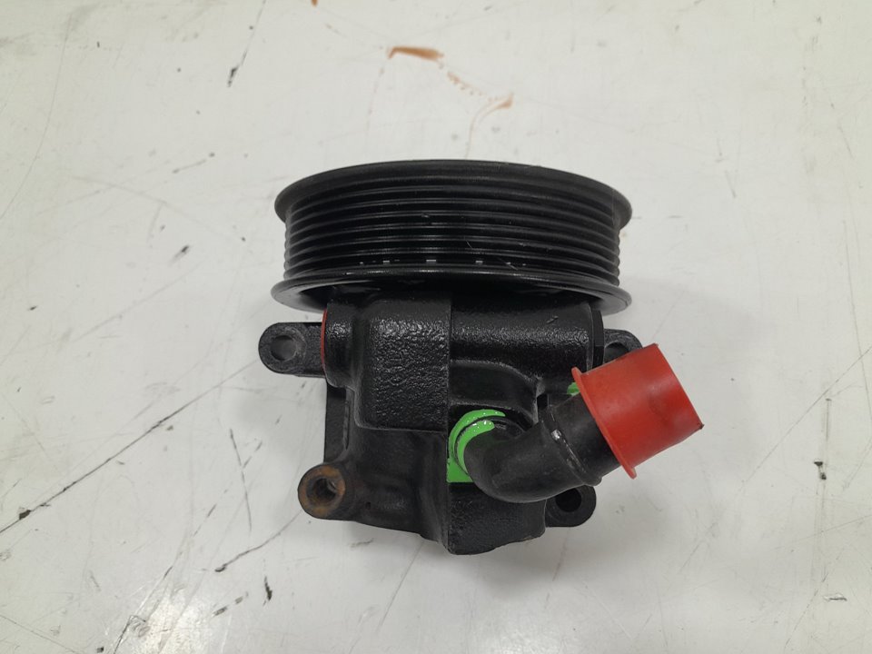 Bomba direccion ford transit  caja cerrada  06