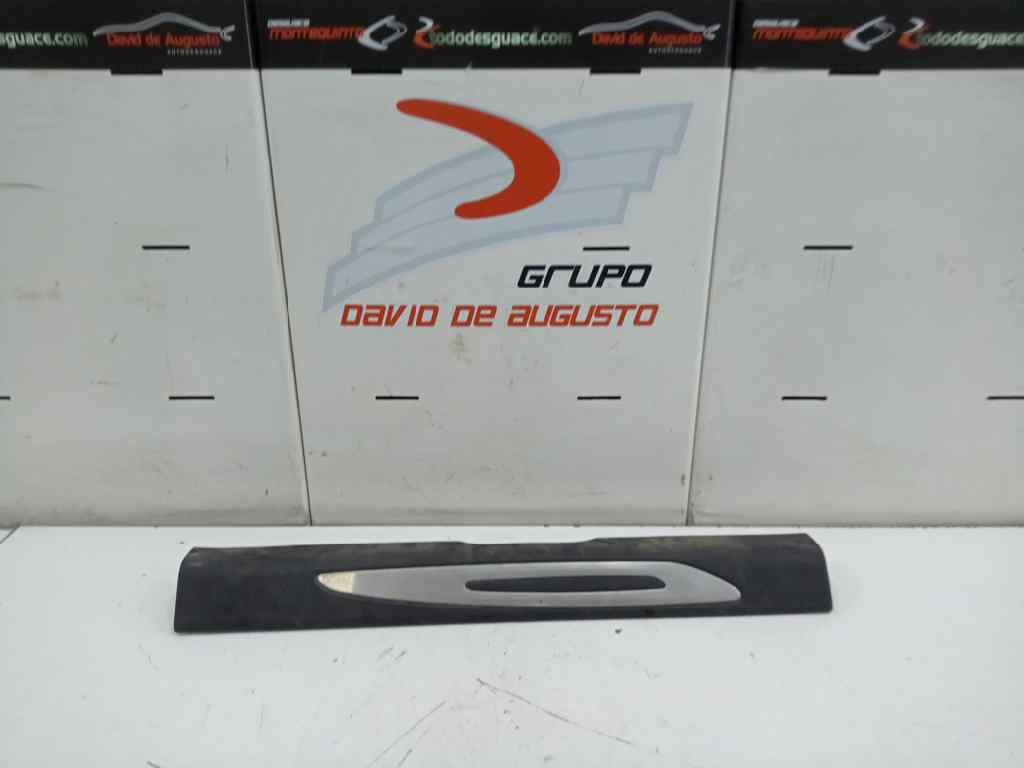 Moldura citroen ds3 base      09.09 