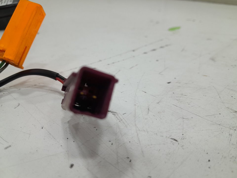 Pretensor delantero dereho ford focus ii turnier 1.8 tdci