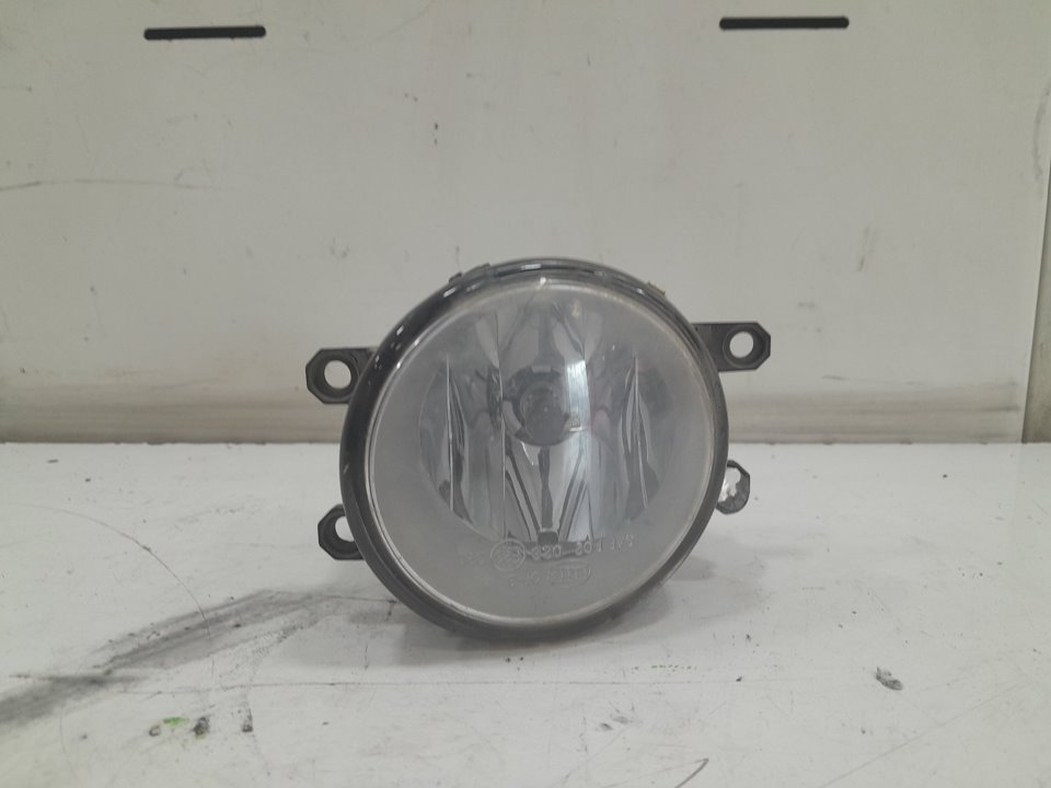 Antiniebla delantero derecho toyota corolla verso 2.2 d4d (aur10_)