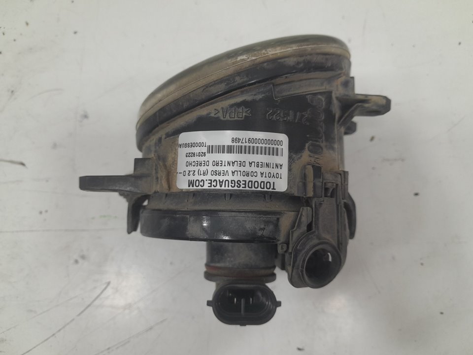 Antiniebla delantero derecho toyota corolla verso 2.2 d4d (aur10_)
