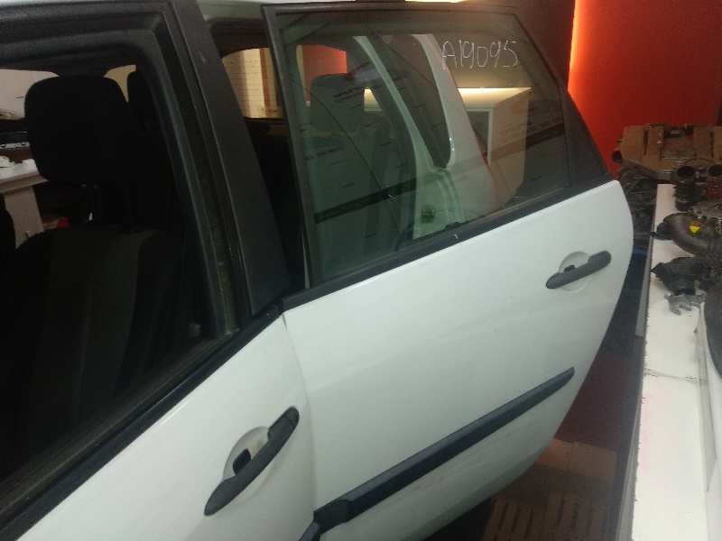  puerta trasera izquierda   renault scenic ii authentique 1.5 dci diesel